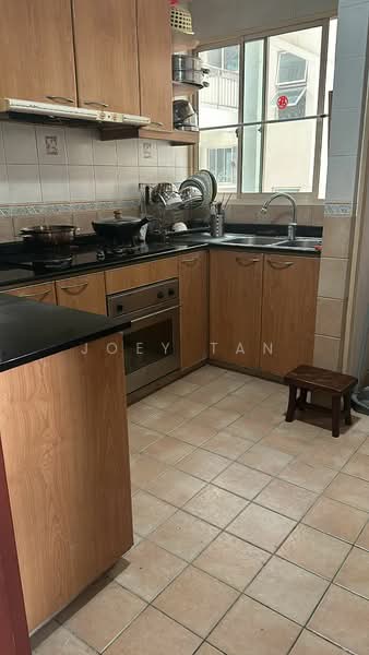 Yishun Emerald, 26 Canberra Drive, 3 Bedrooms, 1,195 sqft, Condominium For Rent, by Joey Tan, 500218217 - Kitchen - PropertyGuru.com.sg