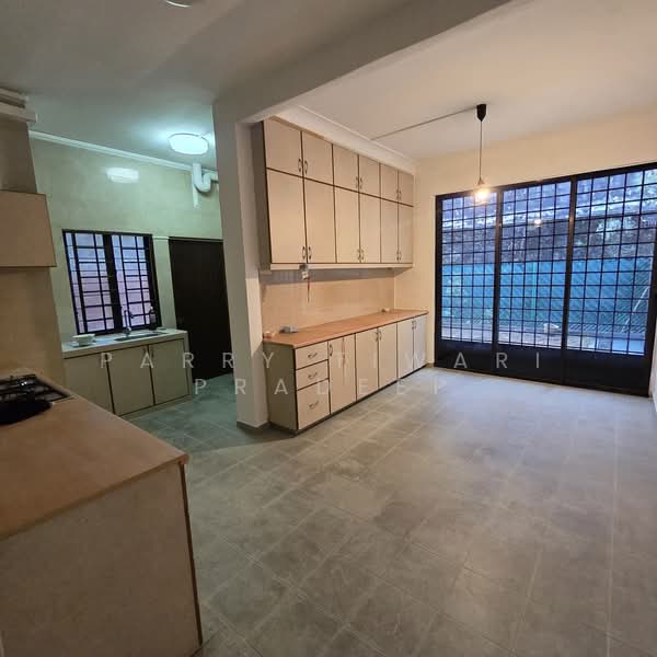 554 sembawang road, , 5 Bedrooms, 2,699 sqft, Semi-Detached House For Rent, by Parry Tiwari Pradeep, 500218218 - Kitchen - PropertyGuru.com.sg