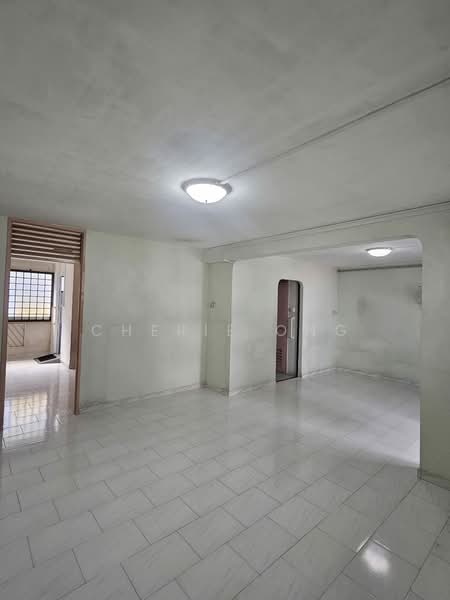 119 Teck Whye Lane, 119 Teck Whye Lane, 3 Bedrooms, 1,119 sqft, HDB Flat For Sale, by Cherie Ong, 500218219 - Living Room - PropertyGuru.com.sg