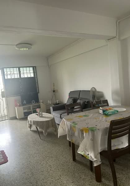 10 Telok Blangah Crescent, 10 Telok Blangah Crescent, 2 Bedrooms, 646 sqft, HDB Flat For Rent, by Agent Rizal, 500218220 - Living Room - PropertyGuru.com.sg