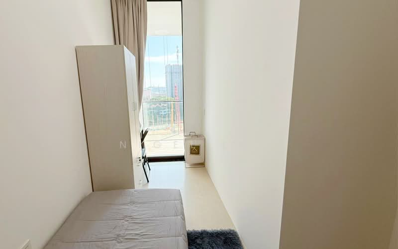The Crest, 101 Prince Charles Crescent, Room Rental, 160 sqft, Condominium For Rent, by Nigel Eng, 500218227 - Bedroom - PropertyGuru.com.sg
