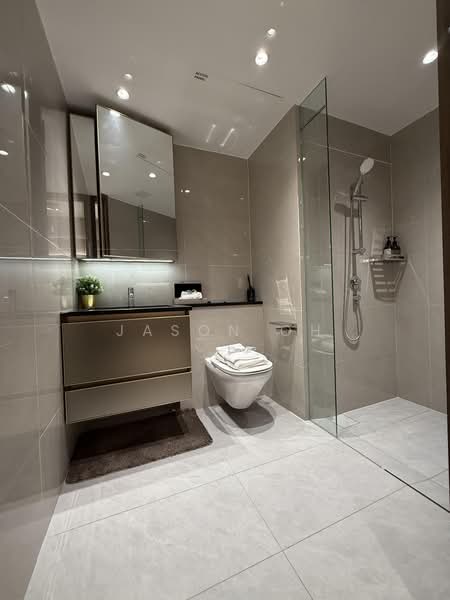 Chuan Park, 240 Lorong Chuan, 2 Bedrooms, 743 sqft, Condominium For Sale, by Jason Oh, 500218237 - Bathroom - PropertyGuru.com.sg