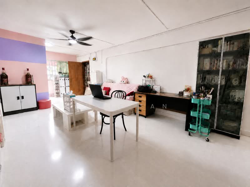 209 Tampines Street 21, 209 Tampines Street 21, 3 Bedrooms, 1,119 sqft, HDB Flat For Sale, by Eddie Tan, 500218239 - Living Room - PropertyGuru.com.sg