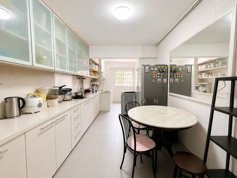209 Tampines Street 21, 209 Tampines Street 21, 3 Bedrooms, 1,119 sqft, HDB Flat For Sale, by Eddie Tan, 500218239 - Kitchen - PropertyGuru.com.sg