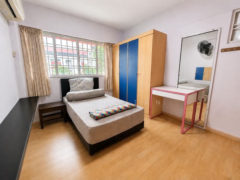 209 Tampines Street 21, 209 Tampines Street 21, 3 Bedrooms, 1,119 sqft, HDB Flat For Sale, by Eddie Tan, 500218239 - Common Bedroom 1 - PropertyGuru.com.sg