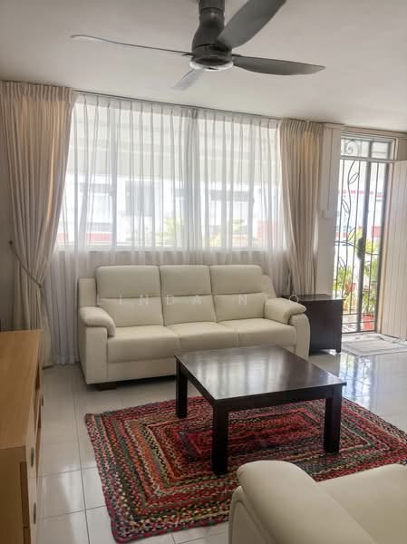 166 Bishan Street 13, 166 Bishan Street 13, 2 Bedrooms, 904 sqft, HDB Flat For Rent, by Linda Neo, 500218245 - Living Room - PropertyGuru.com.sg