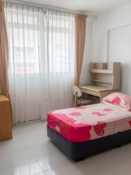 166 Bishan Street 13, 166 Bishan Street 13, 2 Bedrooms, 904 sqft, HDB Flat For Rent, by Linda Neo, 500218245 - Bedroom - PropertyGuru.com.sg