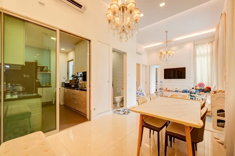 Suites Twenty Two, 25 Lorong G Telok Kurau, 3 Bedrooms, 969 sqft, Condominium For Sale, by Aloysius Toh, 500218246 - Kitchen - PropertyGuru.com.sg