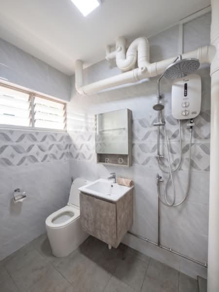 250 Choa Chu Kang Avenue 2, 250 Choa Chu Kang Avenue 2, 3 Bedrooms, 1,120 sqft, HDB Flat For Sale, by Richard Tan, 500218250 - Bathroom - PropertyGuru.com.sg