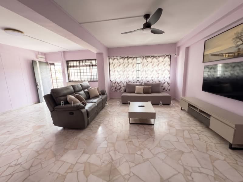250 Choa Chu Kang Avenue 2, 250 Choa Chu Kang Avenue 2, 3 Bedrooms, 1,120 sqft, HDB Flat For Sale, by Richard Tan, 500218250 - Living Room - PropertyGuru.com.sg