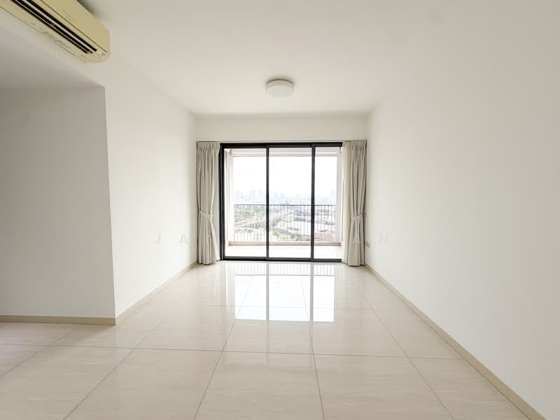 Sky Vue, Bishan Street 14, 3 Bedrooms, 1,141 sqft, Condominium For Sale, by Janlex Tan, 500218256 - Living Room - PropertyGuru.com.sg