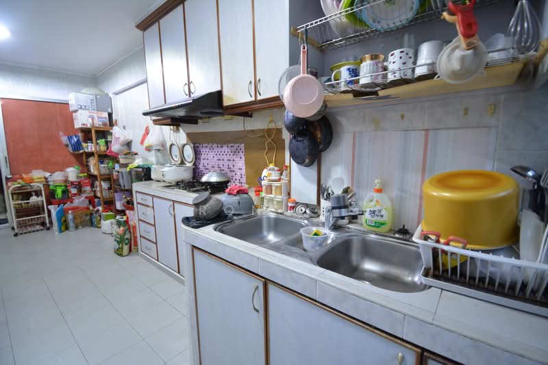 263 Tampines Street 21, 263 Tampines Street 21, 3 Bedrooms, 1,128 sqft, HDB Flat For Sale, by Aaron Loon, 500218269 - Kitchen - PropertyGuru.com.sg