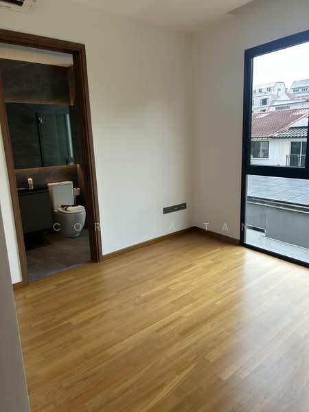 Sembawang inter terrace house for sale, Sembawang, 5 Bedrooms, 4,834 sqft, Terraced House For Sale, by Corinna Tan, 500218274 - Bathroom - PropertyGuru.com.sg