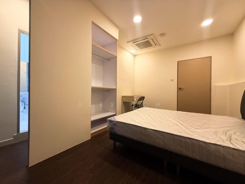 Jalan Besar Rooms For Rent. Walking Distance To Farrer Park MRT and Bendemeer MRT, Jalan Besar, Jln Besar, Serangoon Road, Lavender Street, Farrer Park / Serangoon Rd, Room Rental, 200 sqft, Apartment For Rent, by Alex Goh, 500218299 - Bedroom - PropertyGuru.com.sg
