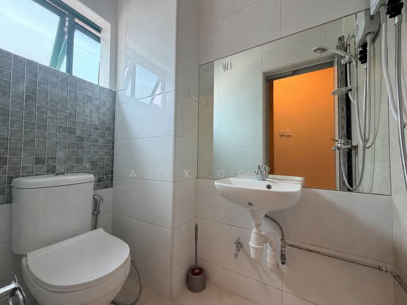 Jalan Besar Rooms For Rent. Walking Distance To Farrer Park MRT and Bendemeer MRT, Jalan Besar, Jln Besar, Serangoon Road, Lavender Street, Farrer Park / Serangoon Rd, Room Rental, 200 sqft, Apartment For Rent, by Alex Goh, 500218299 - Bathroom - PropertyGuru.com.sg