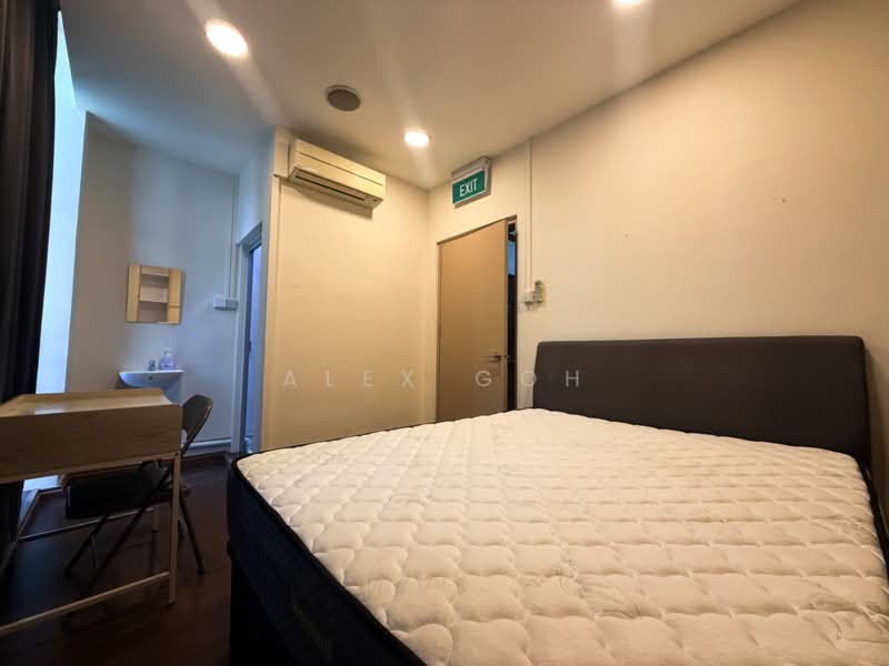 Jalan Besar Rooms For Rent. Walking Distance To Farrer Park MRT and Bendemeer MRT, Jalan Besar, Jln Besar, Serangoon Road, Lavender Street, Farrer Park / Serangoon Rd, Room Rental, 200 sqft, Apartment For Rent, by Alex Goh, 500218299 - Bedroom - PropertyGuru.com.sg