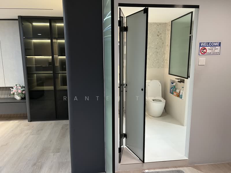 Mega@Woodlands, 39 Woodlands Close, 1,000 sqft, Light Industrial (B1) For Rent, by Ranten Teo, 500218300 - Bathroom - CommercialGuru.com.sg