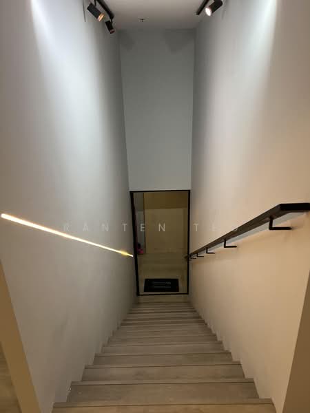Mega@Woodlands, 39 Woodlands Close, 1,000 sqft, Light Industrial (B1) For Rent, by Ranten Teo, 500218300 - Entrance - CommercialGuru.com.sg