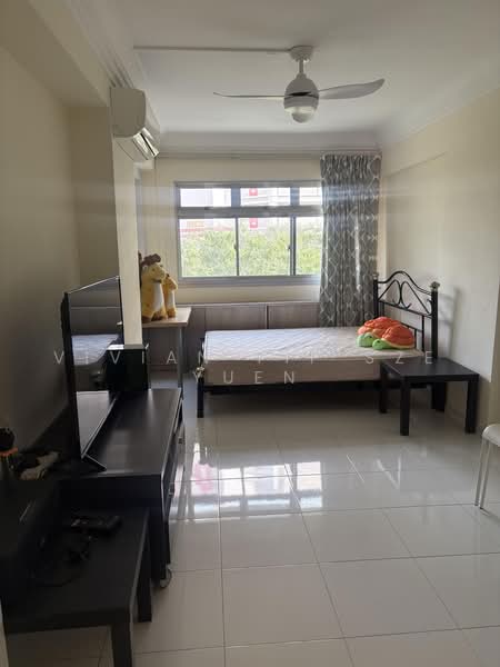 326 Tampines Street 32, 326 Tampines Street 32, 4 Bedrooms, 1,593 sqft, HDB Flat For Sale, by Vivian Yip Sze Yuen, 500218311 - Bedroom - PropertyGuru.com.sg