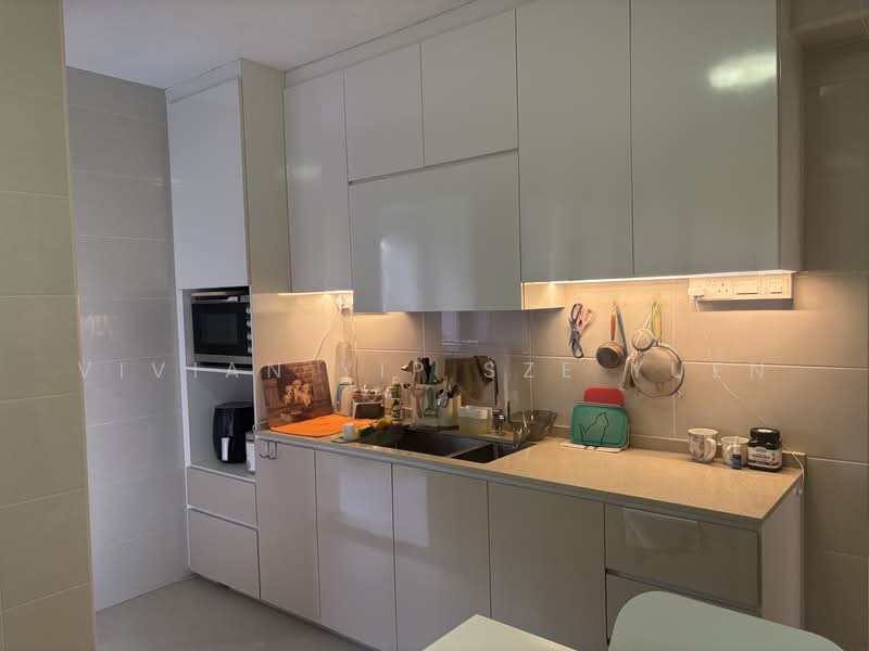 326 Tampines Street 32, 326 Tampines Street 32, 4 Bedrooms, 1,593 sqft, HDB Flat For Sale, by Vivian Yip Sze Yuen, 500218311 - Kitchen - PropertyGuru.com.sg