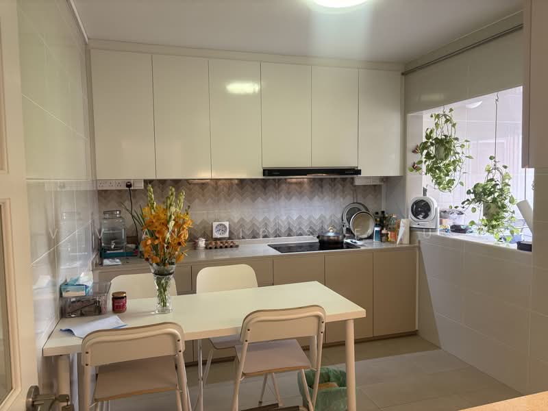 326 Tampines Street 32, 326 Tampines Street 32, 4 Bedrooms, 1,593 sqft, HDB Flat For Sale, by Vivian Yip Sze Yuen, 500218311 - Kitchen - PropertyGuru.com.sg