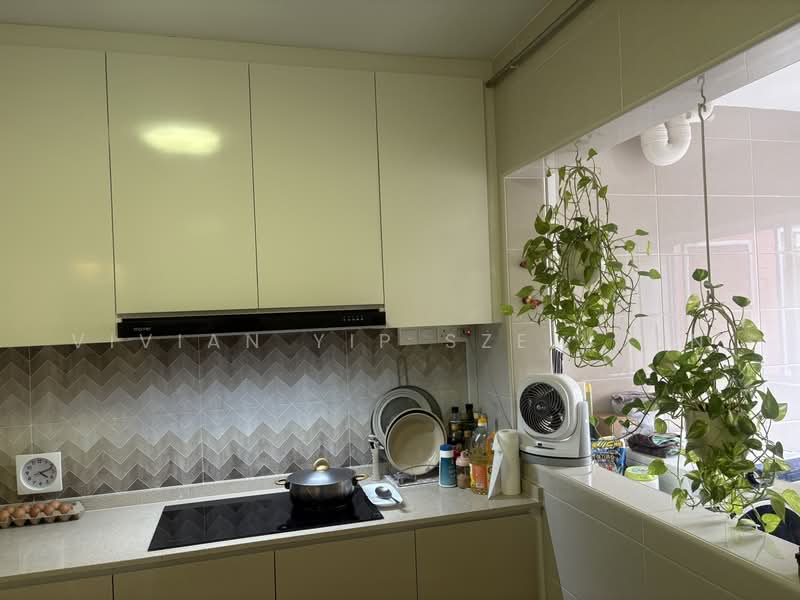 326 Tampines Street 32, 326 Tampines Street 32, 4 Bedrooms, 1,593 sqft, HDB Flat For Sale, by Vivian Yip Sze Yuen, 500218311 - Kitchen - PropertyGuru.com.sg
