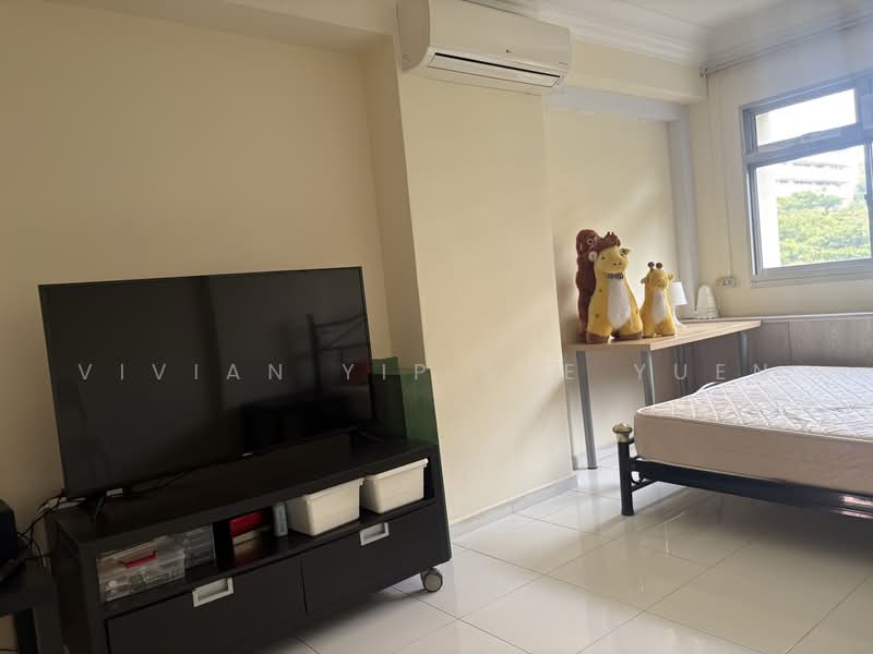 326 Tampines Street 32, 326 Tampines Street 32, 4 Bedrooms, 1,593 sqft, HDB Flat For Sale, by Vivian Yip Sze Yuen, 500218311 - Bedroom - PropertyGuru.com.sg