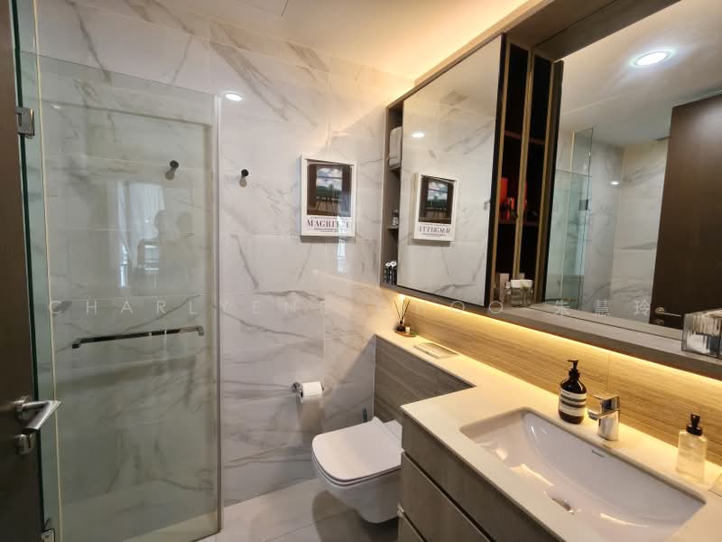 Forest Woods, , 3 Bedrooms, 915 sqft, Condominium For Sale, by Charlyene Choo 朱慧玲, 500218324 - Master Bathroom - PropertyGuru.com.sg