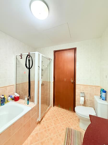 Chestervale, 41 Bangkit Road, 3 Bedrooms, 1,432 sqft, Condominium For Sale, by James Yeo, 500218327 - Bathroom - PropertyGuru.com.sg