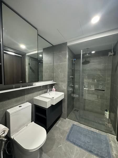 Riverfront Residences, 41 Hougang Avenue 7, 1 Bedroom, 463 sqft, Condominium For Rent, by Tan Teck Hong, 500218332 - Bathroom - PropertyGuru.com.sg