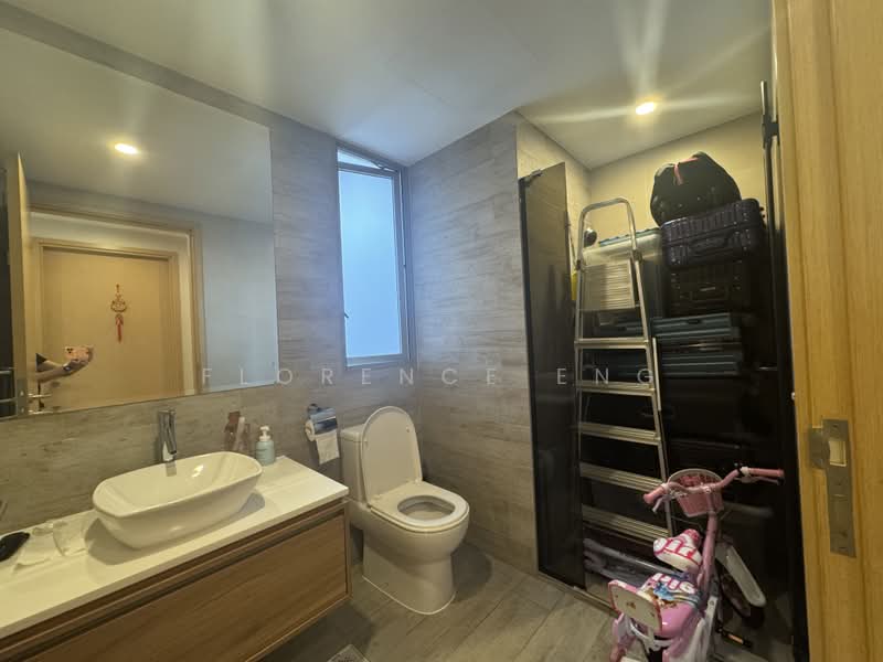 Sea Horizon, 1 Pasir Ris Rise, 3 Bedrooms, 1,076 sqft, Executive Condominium For Sale, by Florence Eng, 500218341 - Bathroom - PropertyGuru.com.sg
