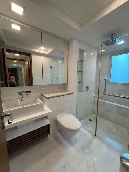 Suites at Orchard, 38 Handy Road, 3 Bedrooms, 1,572 sqft, Condominium For Sale, by Daniel Wang, 500218346 - Bathroom - PropertyGuru.com.sg
