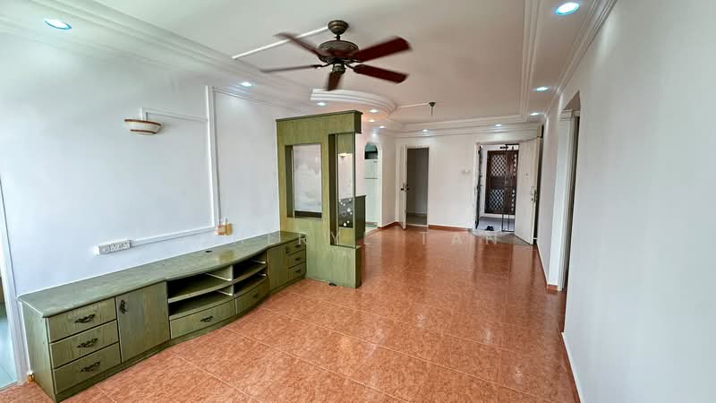 484A Choa Chu Kang Avenue 5, 484A Choa Chu Kang Avenue 5, 3 Bedrooms, 990 sqft, HDB Flat For Sale, by Cheryl Tan, 500218349 - Living Room - PropertyGuru.com.sg