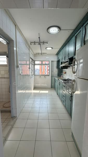 484A Choa Chu Kang Avenue 5, 484A Choa Chu Kang Avenue 5, 3 Bedrooms, 990 sqft, HDB Flat For Sale, by Cheryl Tan, 500218349 - Kitchen - PropertyGuru.com.sg