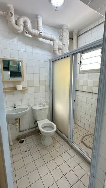484A Choa Chu Kang Avenue 5, 484A Choa Chu Kang Avenue 5, 3 Bedrooms, 990 sqft, HDB Flat For Sale, by Cheryl Tan, 500218349 - Bathroom - PropertyGuru.com.sg