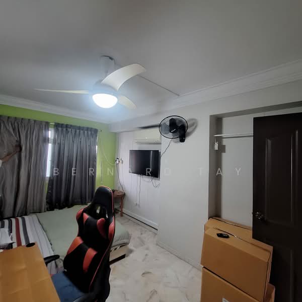 256 Pasir Ris Street 21, 256 Pasir Ris Street 21, Room Rental, 100 sqft, HDB Flat For Rent, by Bernard Tay, 500218353 - Bedroom - PropertyGuru.com.sg