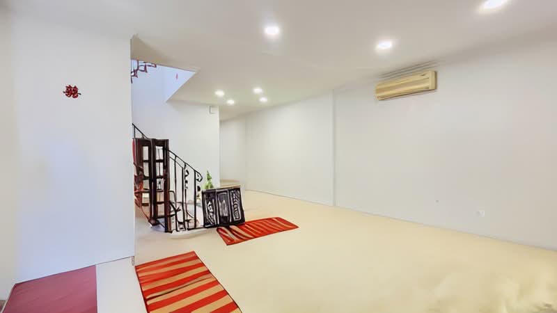 Semi d landed for sale near kembangan mrt, Kembangan mrt, 6 Bedrooms, 3,477 sqft, Semi-Detached House For Sale, by Laven Loo 吕欣颐, 500218361 - PropertyGuru.com.sg