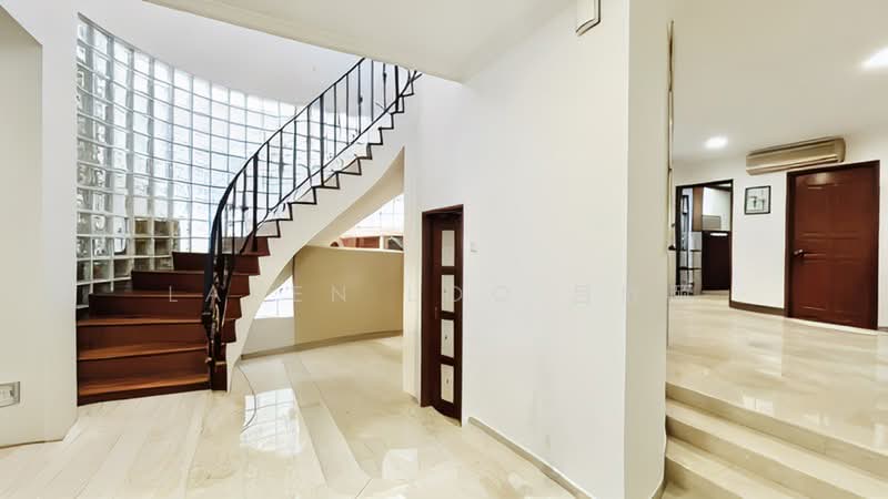 Kembangan mrt freehold 3 storeys move in condition, Lor G Telok Kurau, 7 Bedrooms, 3,477 sqft, Semi-Detached House For Sale, by Laven Loo 吕欣颐, 500218366 - PropertyGuru.com.sg