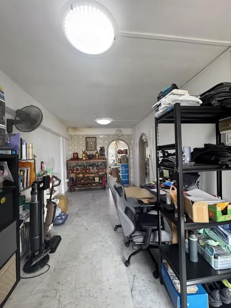 426 Bedok North Road, 426 Bedok North Road, 2 Bedrooms, 721 sqft, HDB Flat For Sale, by Thomas Tan, 500218405 - Living Room - PropertyGuru.com.sg