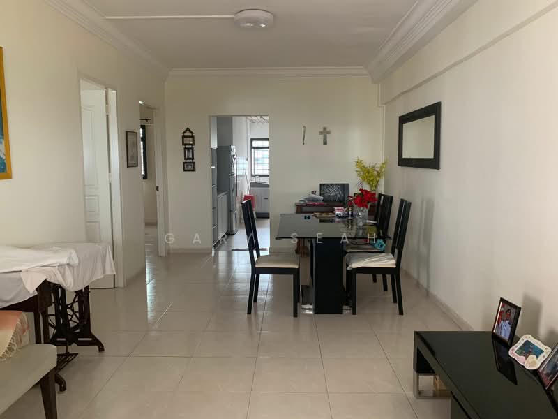 516 Jurong West Street 52, 516 Jurong West Street 52, 2 Bedrooms, 796 sqft, HDB Flat For Sale, by Gary Seah, 500218407 - Living Room - PropertyGuru.com.sg