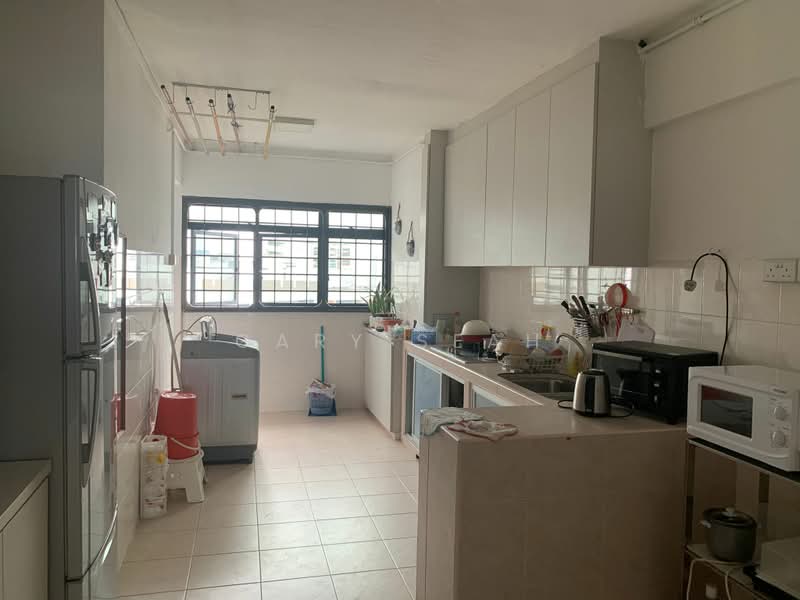 516 Jurong West Street 52, 516 Jurong West Street 52, 2 Bedrooms, 796 sqft, HDB Flat For Sale, by Gary Seah, 500218407 - Kitchen - PropertyGuru.com.sg