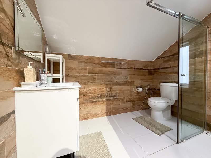 Serangoon Gardens, , 5 Bedrooms, 5,200 sqft, Semi-Detached House For Sale, by Crystal Oh, 500218416 - Bathroom - PropertyGuru.com.sg