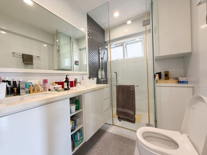 Serangoon Gardens, , 5 Bedrooms, 5,200 sqft, Semi-Detached House For Sale, by Crystal Oh, 500218416 - Bathroom - PropertyGuru.com.sg