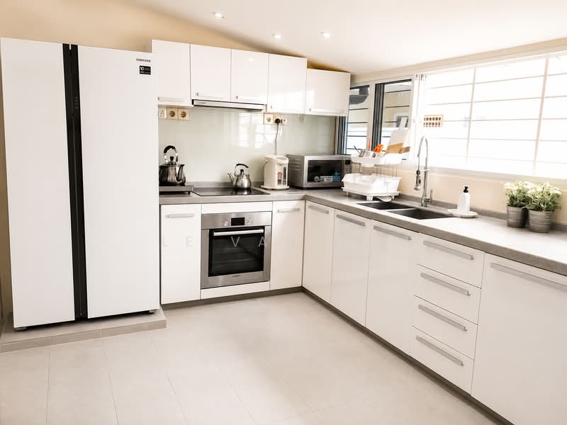Huge Master Suite in the Heart of Katong, Tembeling Road, Room Rental, 500 sqft, Terraced House For Rent, by Le Van Lee, 500218422 - Kitchen - PropertyGuru.com.sg