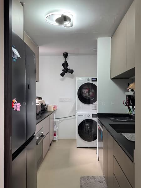 Parc Greenwich, 35 Fernvale Lane, Room Rental, 200 sqft, Executive Condominium For Rent, by Desmond Soh, 500218423 - Kitchen - PropertyGuru.com.sg