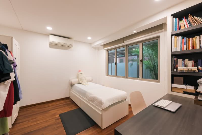 Dunbar Walk, , 6 Bedrooms, 4,500 sqft, Semi-Detached House For Sale, by Karen Chua, 500218434 - Bedroom - PropertyGuru.com.sg