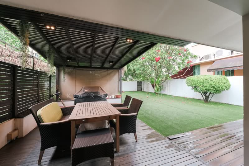 Dunbar Walk, , 6 Bedrooms, 4,500 sqft, Semi-Detached House For Sale, by Karen Chua, 500218434 - Exterior - PropertyGuru.com.sg