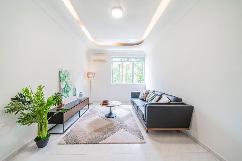Teacher's Housing Estate, Iqbal Avenue, 3 Bedrooms, 1,195 sqft, Walk-up Apartment For Sale, by Paulynn Tay, 500218435 - Living Room - PropertyGuru.com.sg