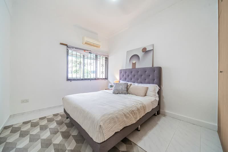 Teacher's Housing Estate, Iqbal Avenue, 3 Bedrooms, 1,195 sqft, Walk-up Apartment For Sale, by Paulynn Tay, 500218435 - Bedroom - PropertyGuru.com.sg
