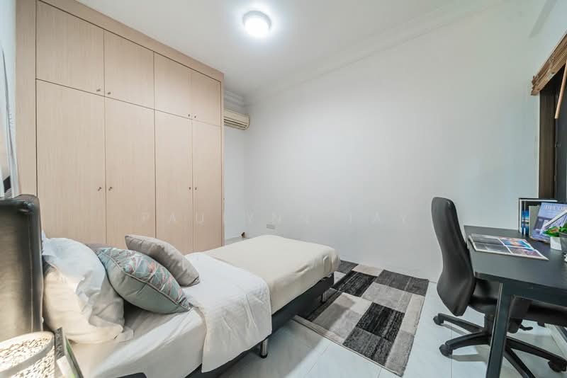 Teacher's Housing Estate, Iqbal Avenue, 3 Bedrooms, 1,195 sqft, Walk-up Apartment For Sale, by Paulynn Tay, 500218435 - Bedroom - PropertyGuru.com.sg